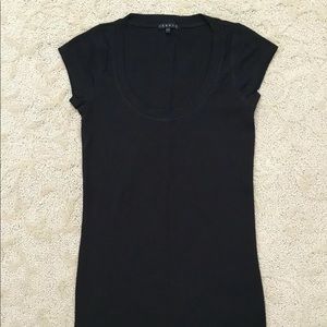 NWOT Theory Black U Neck T-Shirt Size P